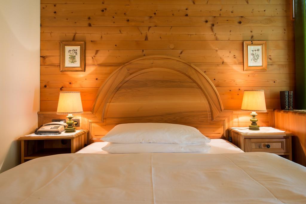 Swiss Chalet-Style Hotel Walliser Spycher รีเดอร์อัลพ์ ภายนอก รูปภาพ