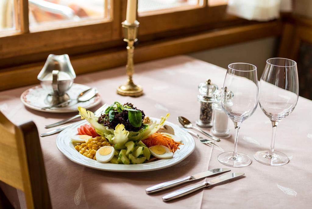 Swiss Chalet-Style Hotel Walliser Spycher รีเดอร์อัลพ์ ภายนอก รูปภาพ