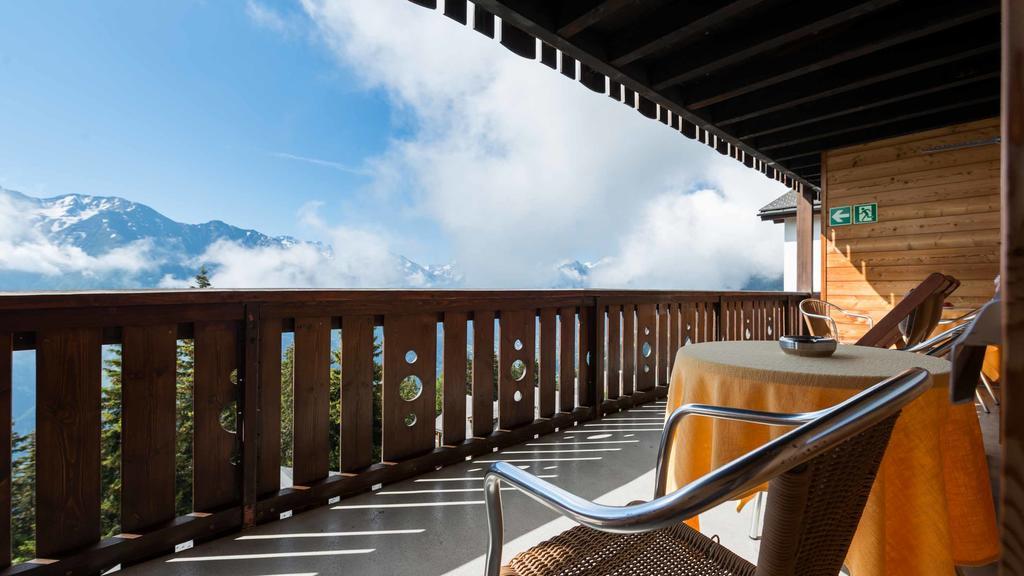 Swiss Chalet-Style Hotel Walliser Spycher รีเดอร์อัลพ์ ภายนอก รูปภาพ