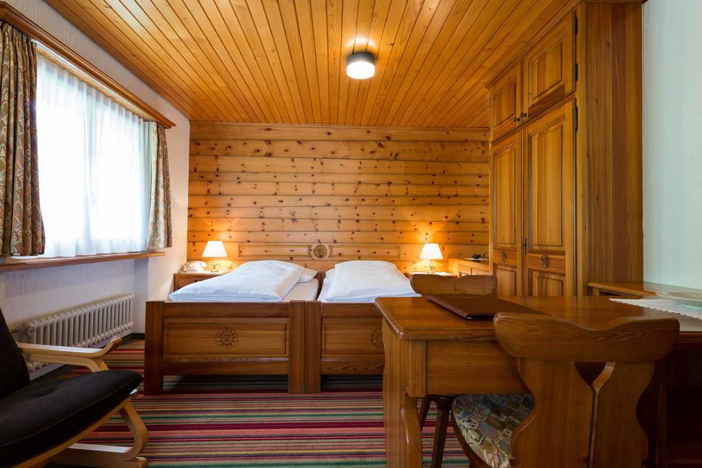 Swiss Chalet-Style Hotel Walliser Spycher รีเดอร์อัลพ์ ภายนอก รูปภาพ